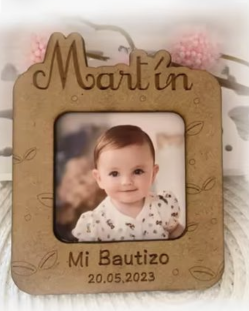 Marco de madera personalizado con grabado laser