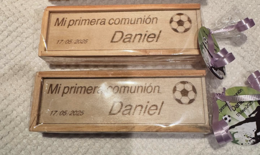 Dominó de madera personalizado con nombre y diseño