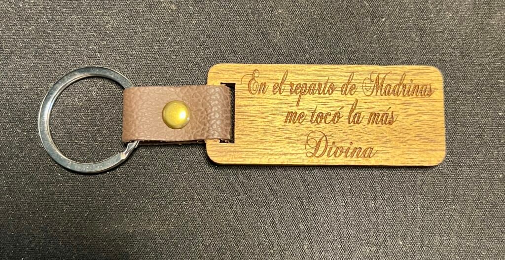 Llavero de madera personalizado con mensaje